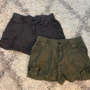 Maurices linen shorts Bundle! Women’s size 5/6. Dark grey and olive green